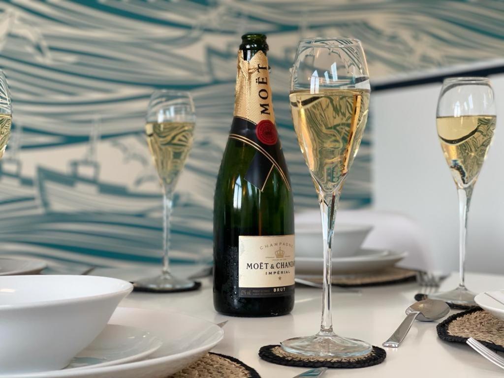 The Bunker-Luxe Central Falmouth Getaway With Stunning Sea Views Kültér fotó