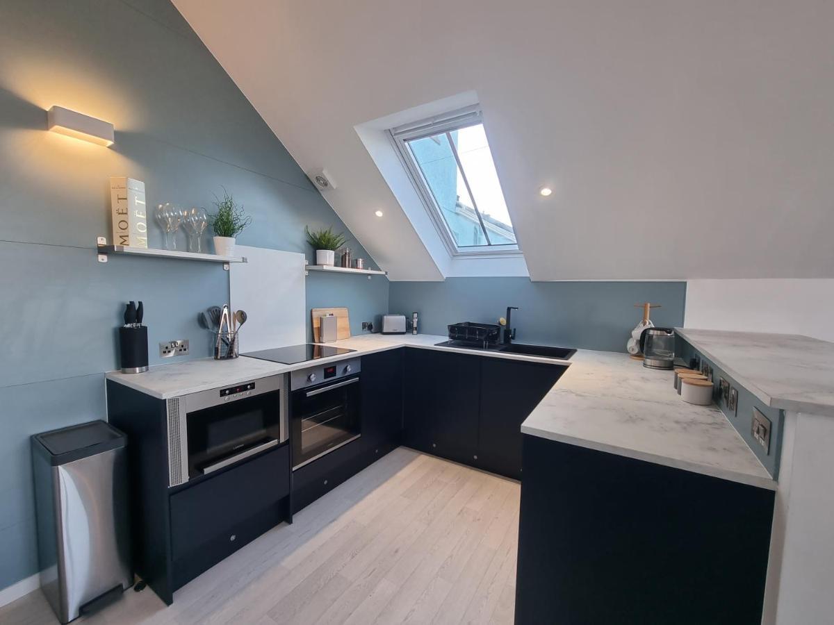The Bunker-Luxe Central Falmouth Getaway With Stunning Sea Views Kültér fotó
